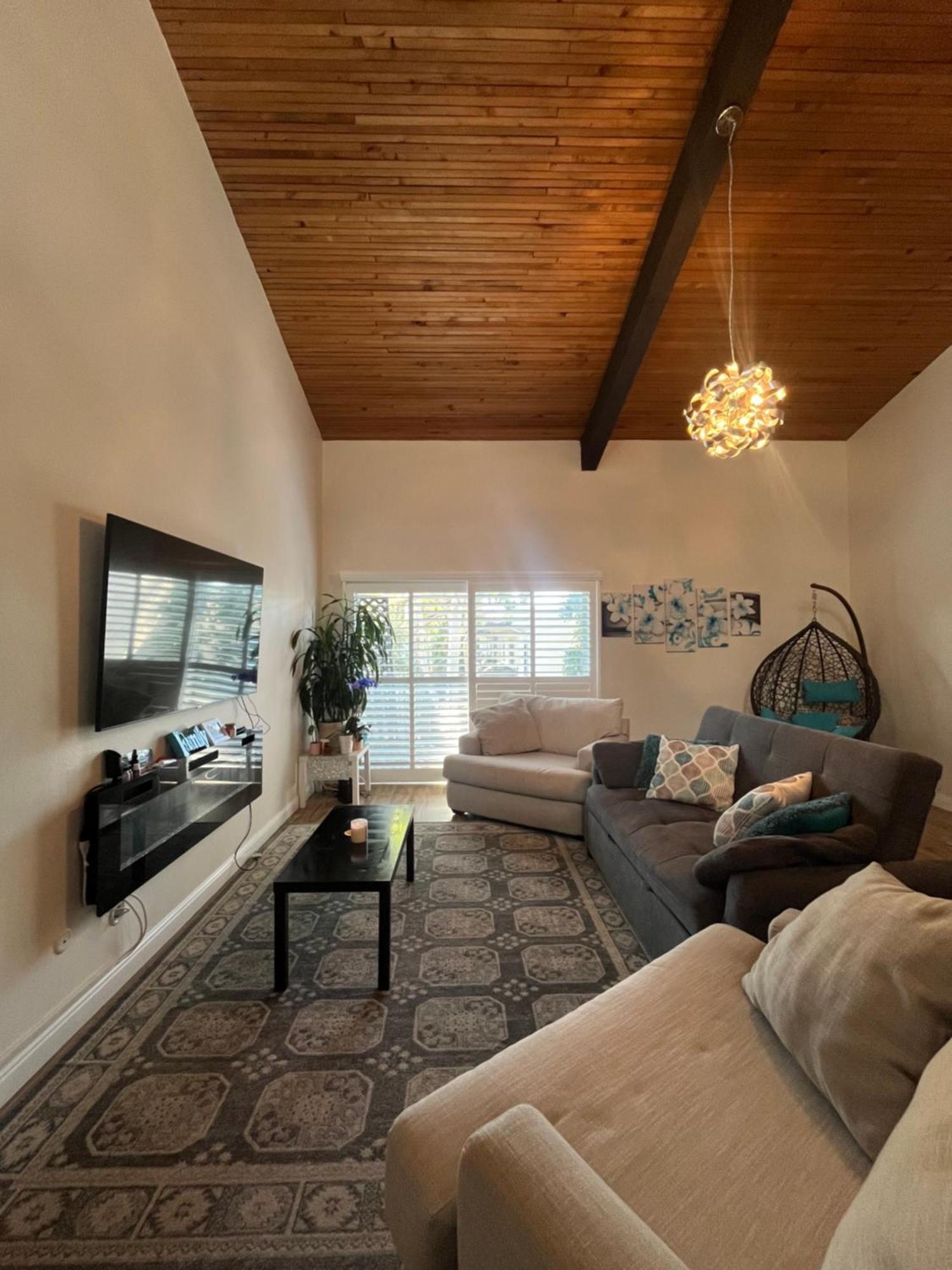 Cozy 1-bedroom Loft In Enchanting Angeles With Ac, Wifi *