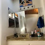 Cozy 1-Bedroom Loft Condo In Enchanting Los Angeles With Ac, Wifi